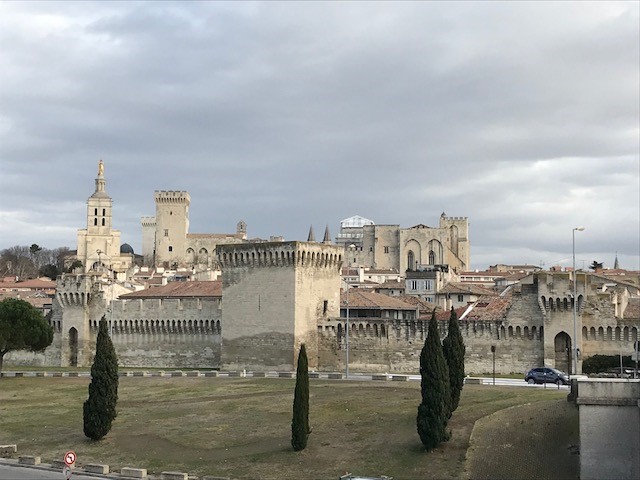 8b_Avignon Burg.jpg