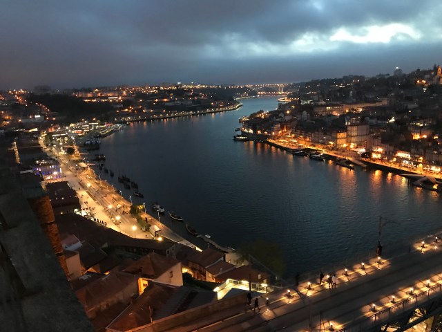 Porto by night x.JPG