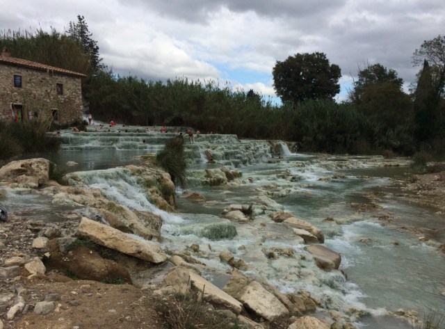 6_Saturnia