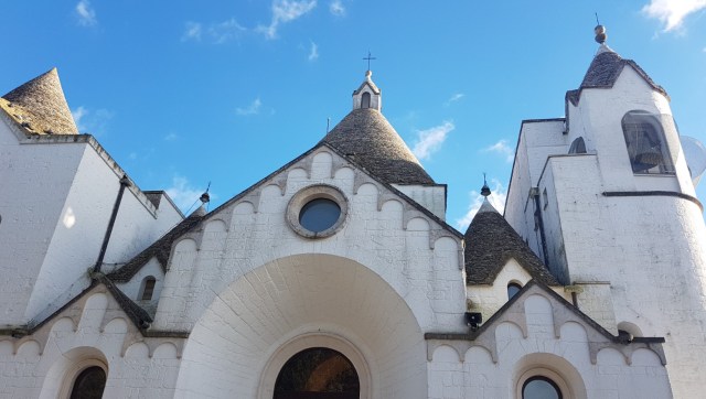 33b_TrulliKirche.jpg