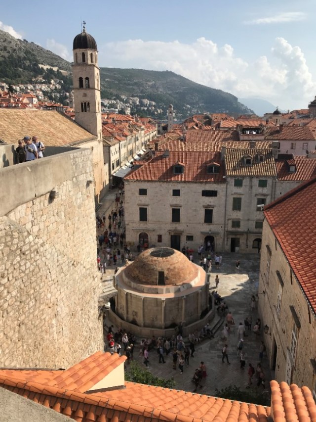 107_16_OnofrioBrunnen