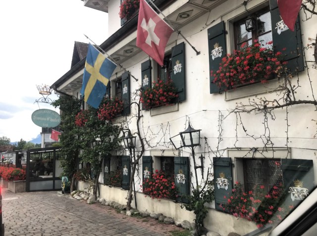 132_03_SwissChaletMerlischachen